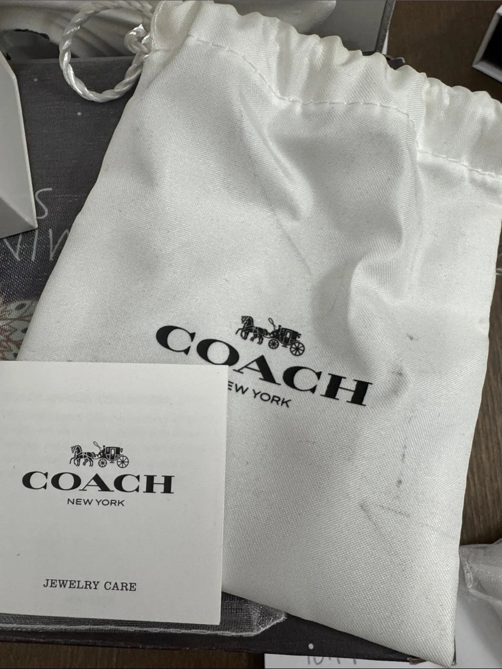 #32 COACH Silver-Tone C-Link Hoop Earrings NWT w Coach Dust Bag & Paperwork - Picture 5 of 5